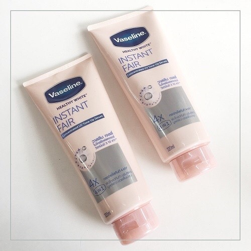 Sữa dưỡng thể Vaseline Healthy White Instant Fair 4X